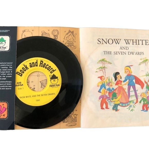 VTG Snow White & The Seven Dwarfs Book & 45 RPM Record Follow Along Story - Picture 3 of 5